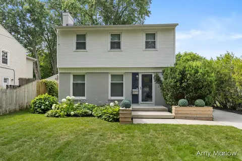 2422 Santa Monica Dr SE, Grand Rapids, MI 49506