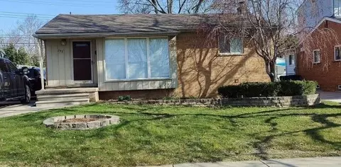752 Elmsford Dr, Clawson, MI 48017