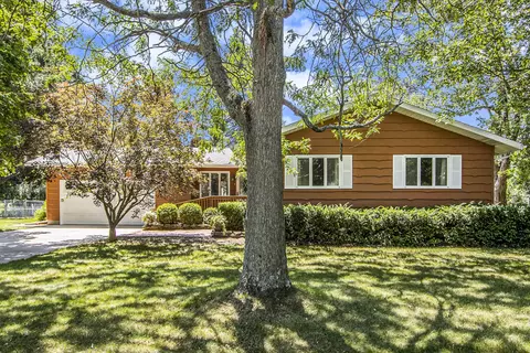 1050 N Gun River Dr, Plainwell, MI 49080