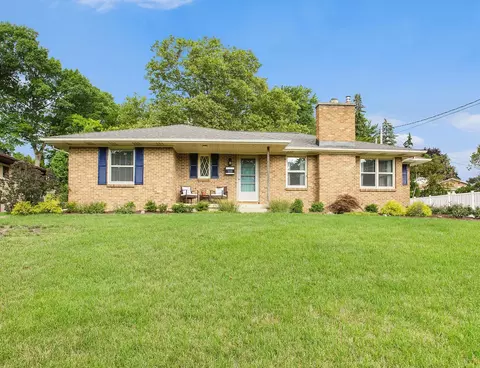 105 Oswego St NW, Grand Rapids, MI 49504