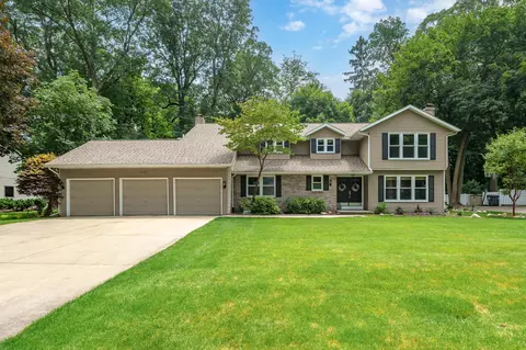 3197 Bryn Mawr Dr, Portage, MI 49024