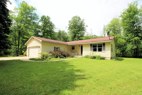 5627 N Green Ave, Hesperia, MI 49421