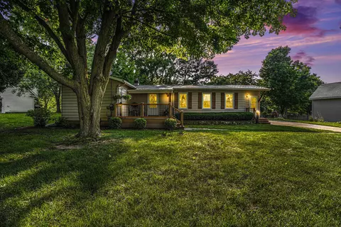 6895 Weller Dr NE, Rockford, MI 49341