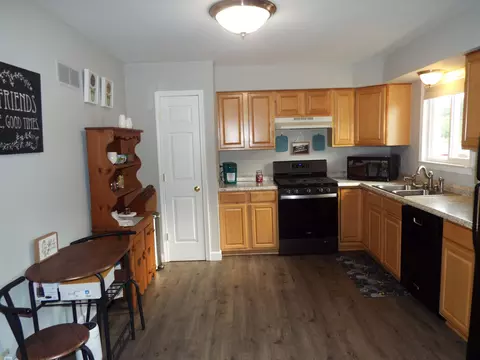 1969 Westbrook Dr, Jackson, MI 49201 photo 3