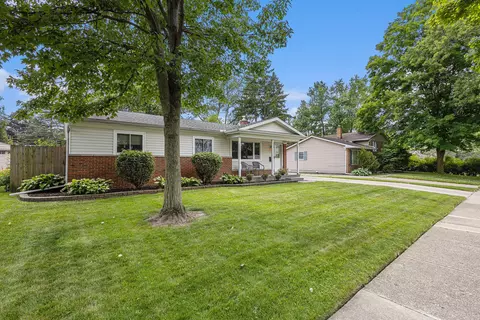 110 Tower Dr, Saline, MI 48176