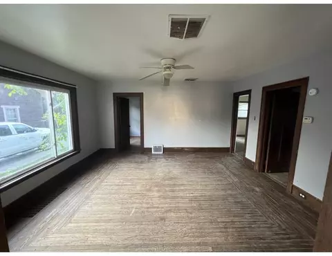 205 E Mechanic St, Yale, MI 48097 photo 3