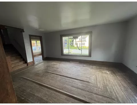 205 E Mechanic St, Yale, MI 48097 photo 2