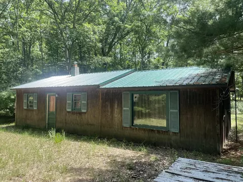 17189 Cheyne Dr, Wellston, MI 49689