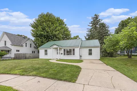 607 E Mill St, Hastings, MI 49058 photo 4