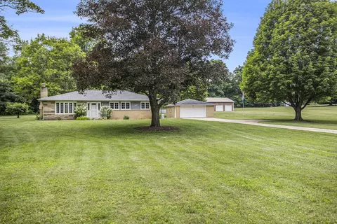 15629 13 Mile Rd, Battle Creek, MI 49014