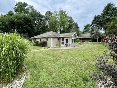 11087 6 Mile Rd, Battle Creek, MI 49014