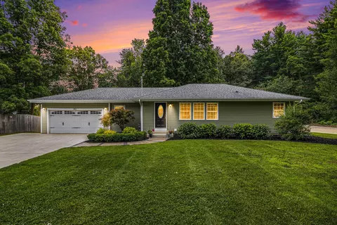 2811 Vanderbilt Ave, Portage, MI 49024