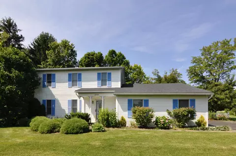 9235 Horseshoe Bnd, Dexter, MI 48130