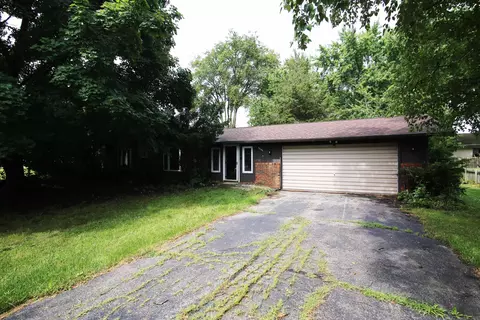 10284 S Arrowhead Dr, Berrien Springs, MI 49103
