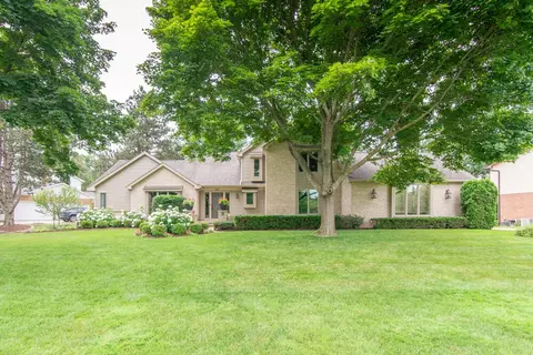 812 Boutell Dr, Grand Blanc, MI 48439