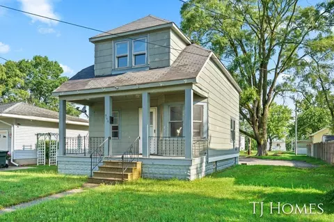 746 Marquette Ave, Muskegon, MI 49442