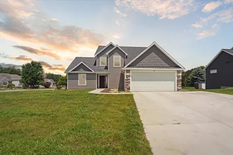 61 Dickens St, Spring Arbor, MI 49283