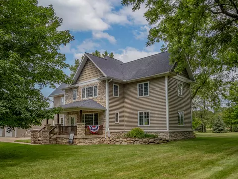 9600 S Norris Rd, Delton, MI 49046