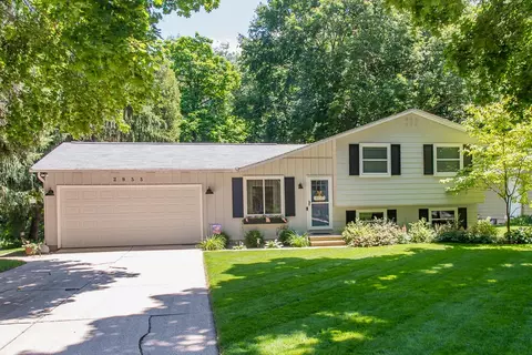 2955 Sunset Rd, Kalamazoo, MI 49009