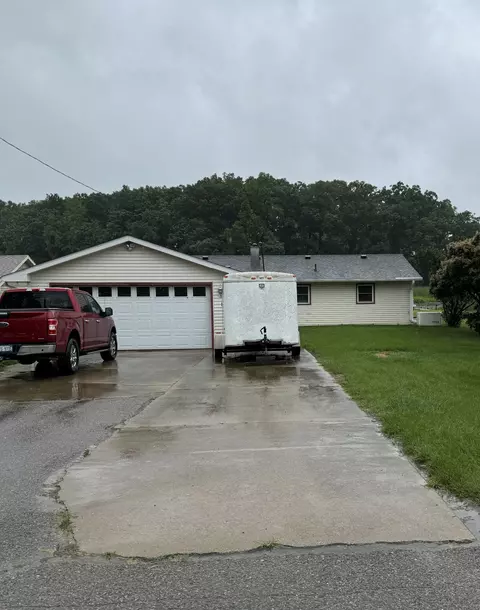 7260 Kenward St, Jackson, MI 49201