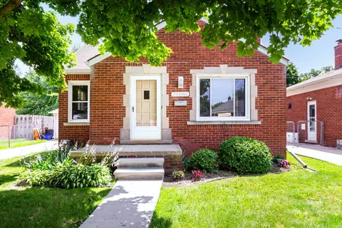 21800 Sunnyside St, Saint Clair Shores, MI 48080