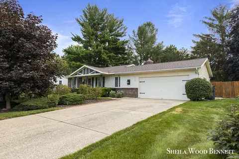 3938 Kearny Dr NE, Grand Rapids, MI 49525