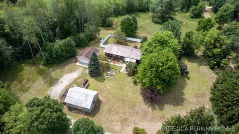 1124 N Adams Rd, Ravenna, MI 49451