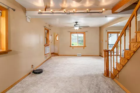 814 E Buck St, Three Rivers, MI 49093 photo 4
