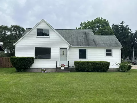 1135 E Byron Rd, Norton Shores, MI 49441