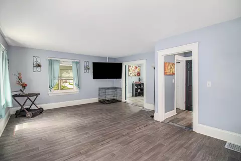 225 N Bowen St, Jackson, MI 49202 photo 5