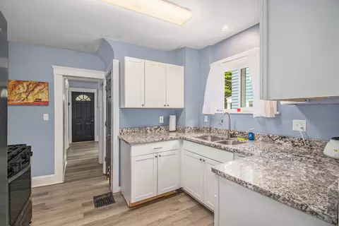 225 N Bowen St, Jackson, MI 49202 photo 7