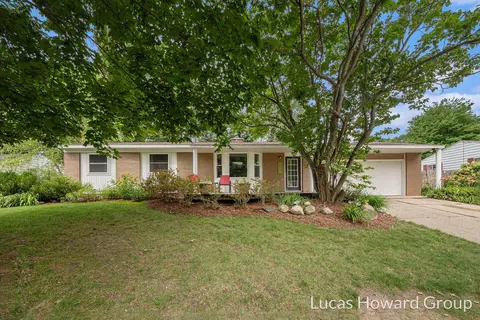 4843 Kittery St NW, Comstock Park, MI 49321