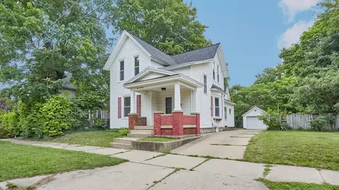 916 Fremont Ave NW, Grand Rapids, MI 49504