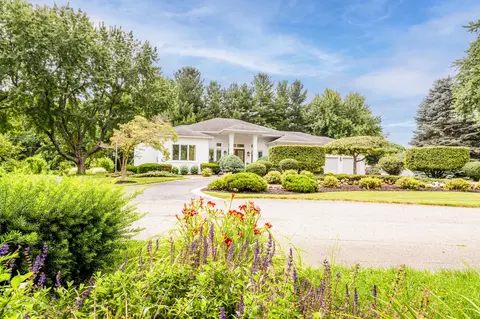 676 Ashley Ln, St. Joseph, MI 49085