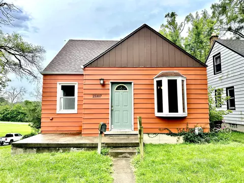 25307 Ivanhoe, Redford, MI 48239