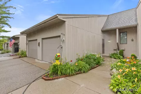 4705 Rockvalley Dr NE, Grand Rapids, MI 49525