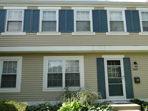 41732 Onaway Dr, Northville, MI 48167