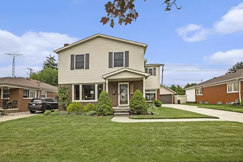 2267 18th St, Wyandotte, MI 48192