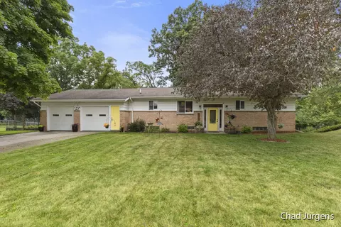 957 Van Ess Ave NW, Grand Rapids, MI 49504