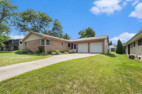 919 NW Calvary Ave, Grand Rapids, MI 49504