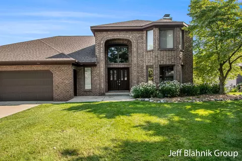 2431 Westwinde Dr NW, Grand Rapids, MI 49504
