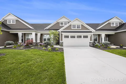 3840 Windsor Ridge Dr NE, Rockford, MI 49341