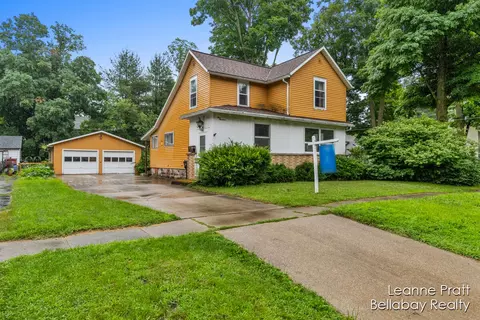 919 S Church St, Hastings, MI 49058