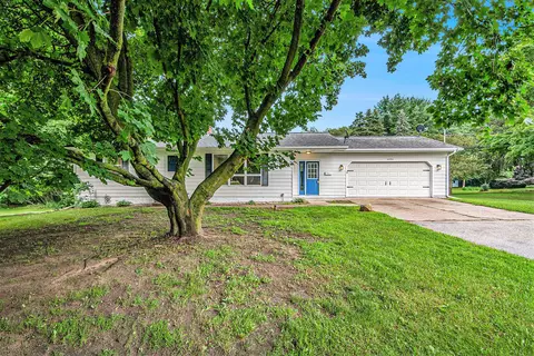 4134 S Luce Ave, Fremont, MI 49412