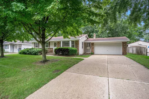 7131 Westwood Dr, Jenison, MI 49428
