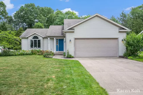 2648 Santigo Ave SE, Grand Rapids, MI 49546