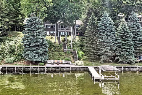 5485 Otter Rdg, Ludington, MI 49431