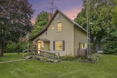 3890 Hartman Rd, Sodus, MI 49126