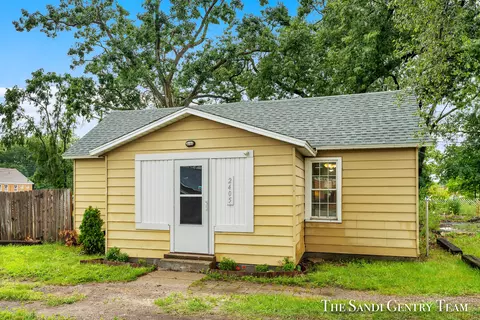 2405 S Getty St, Muskegon, MI 49444