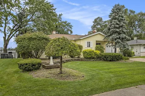 338 N 28th St, Springfield, MI 49037 photo 5